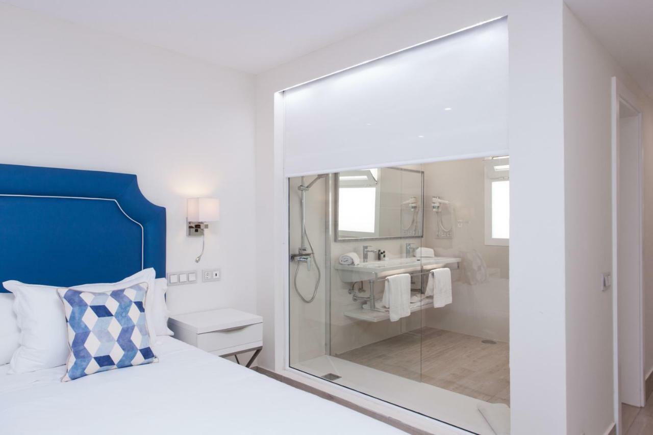 Dreibettzimmer mit Meerblick (2 Erwachsene + 1 Kind)