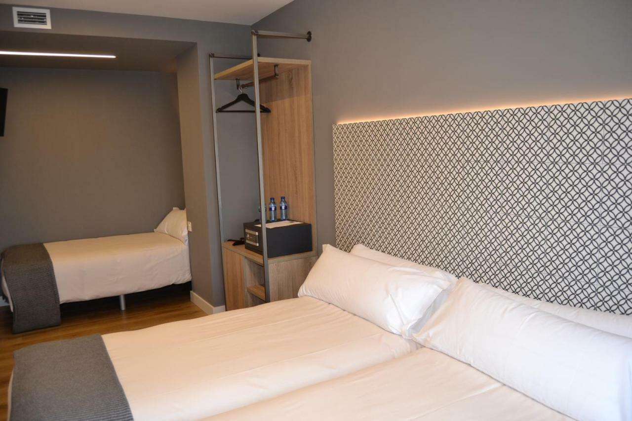 Standard Triple Room,799159149:JPEG