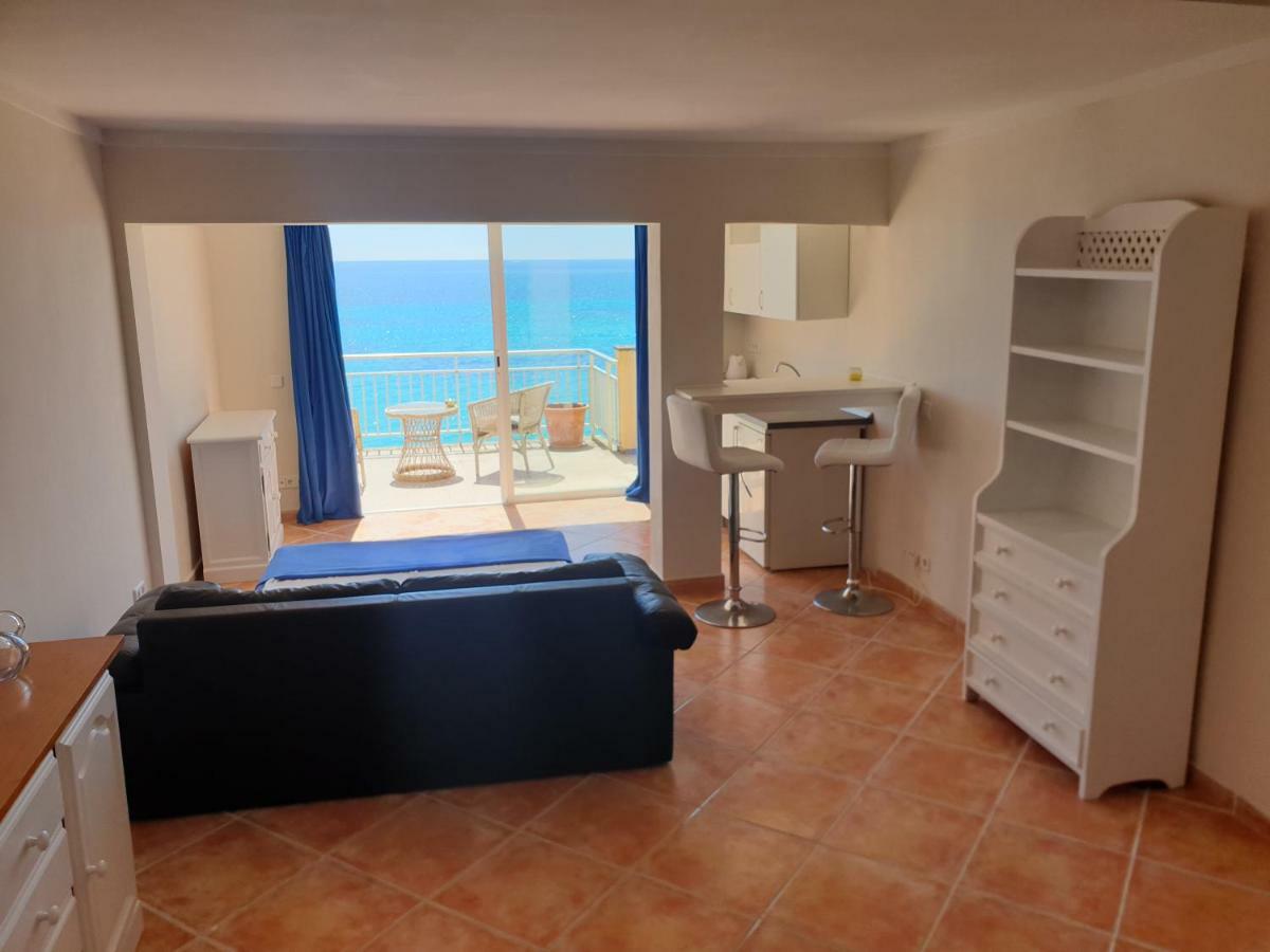 Suite con terraza y vistas al mar