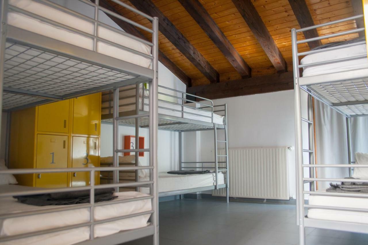 Habitación Compartida Mixta de 6 camas
