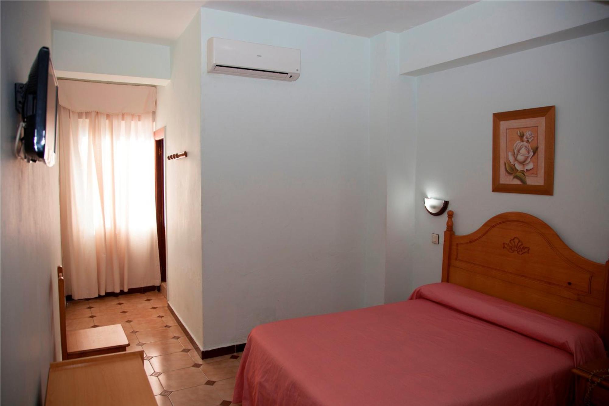 Doppel- oder Zweibettzimmer