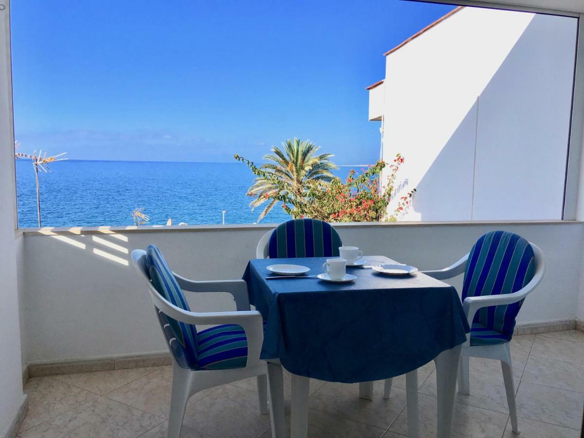 Apartamento con balcón