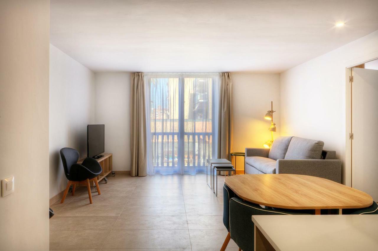 Two-Bedroom Apartment,831906215:JPEG