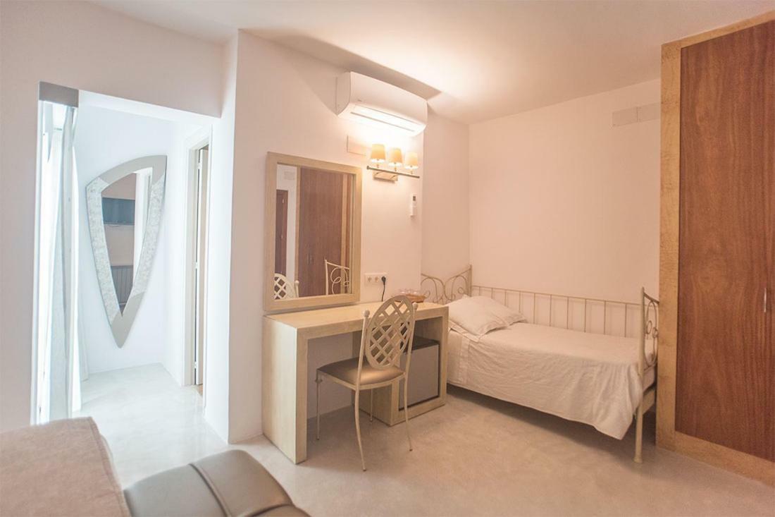 Triple Room,1232144639:JPEG