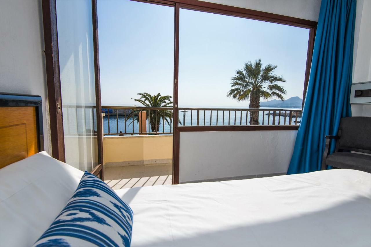 Doppelzimmer mit Meerblick (2 Erwachsene)