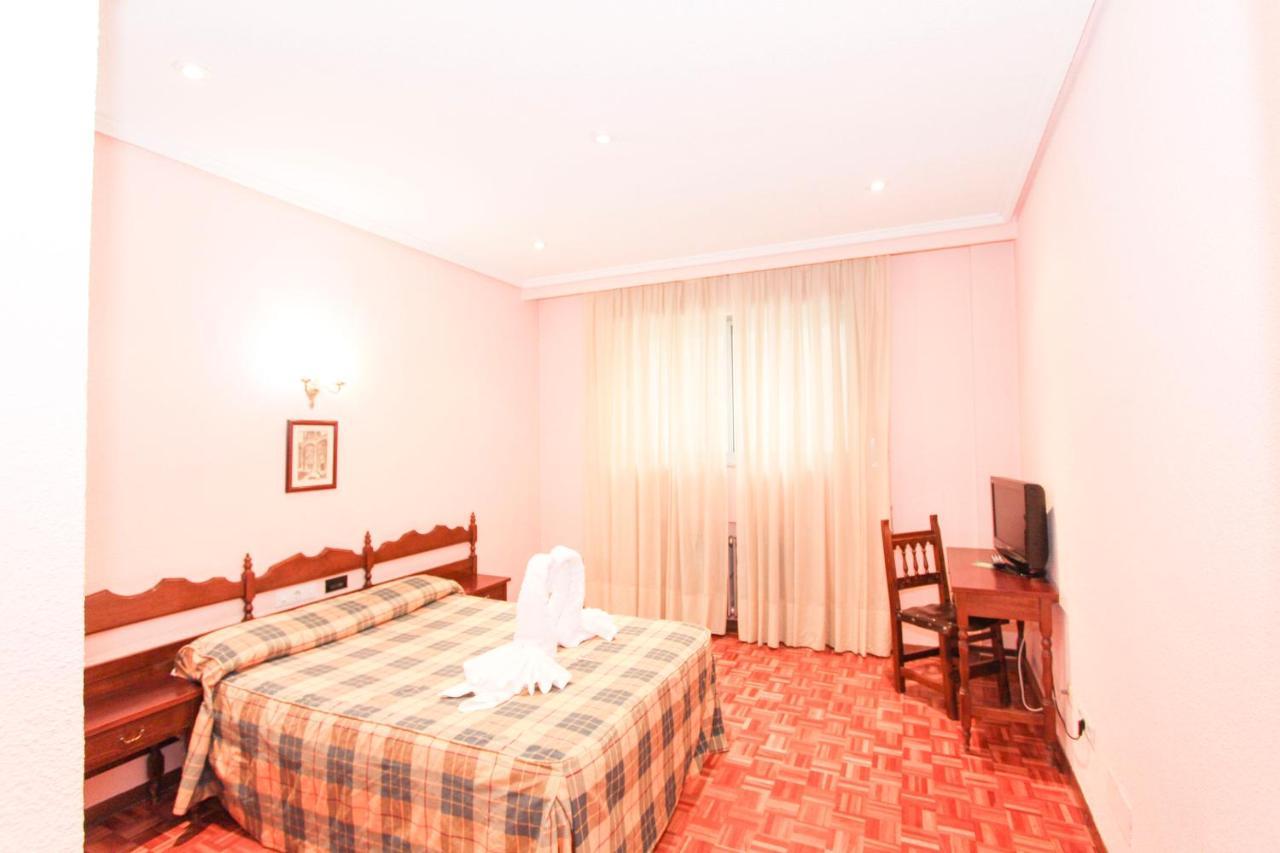 Twin Room,967308958:JPEG