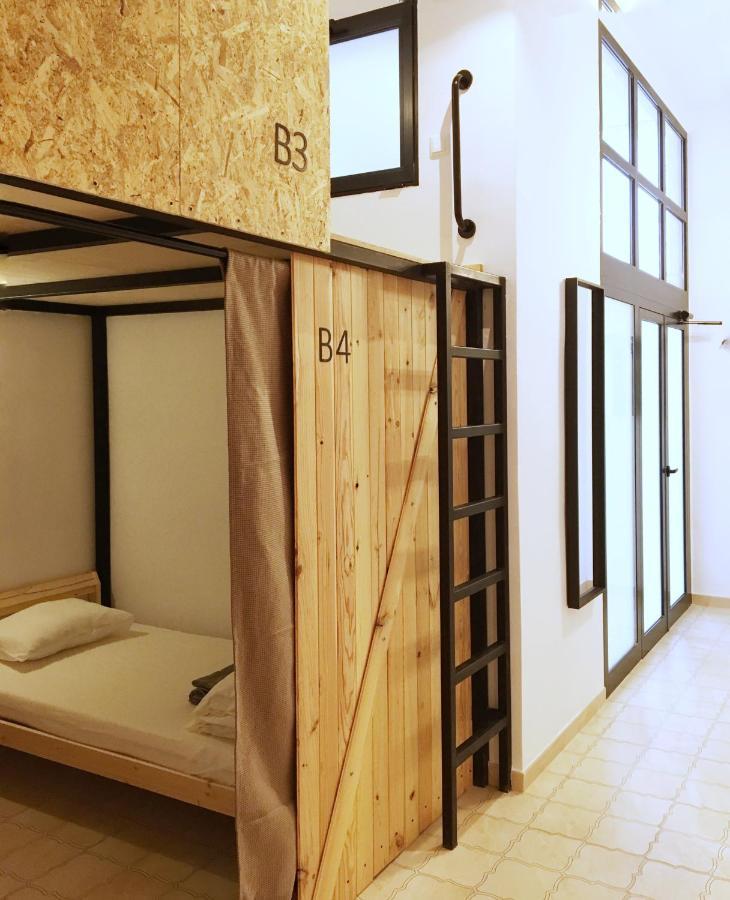 Bed 6-Bed Mixed Dormitory Room,977899237:JPEG