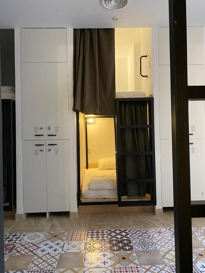 Bed 16-Bed Mixed Dormitory Room