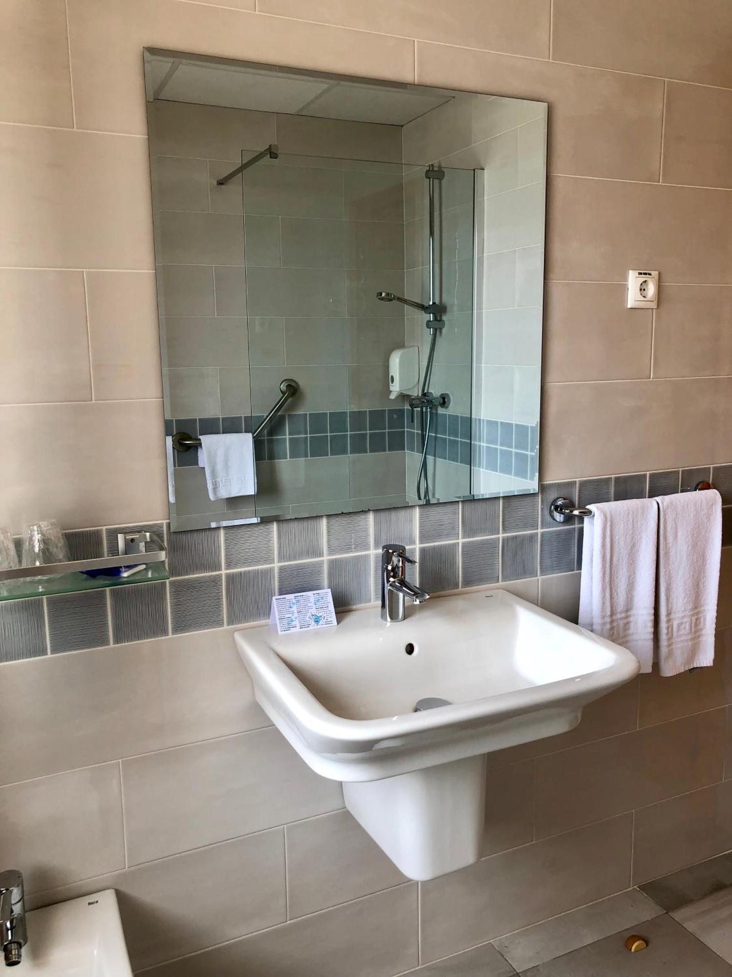 Superior Double Room (2 Adults + 1 Child)