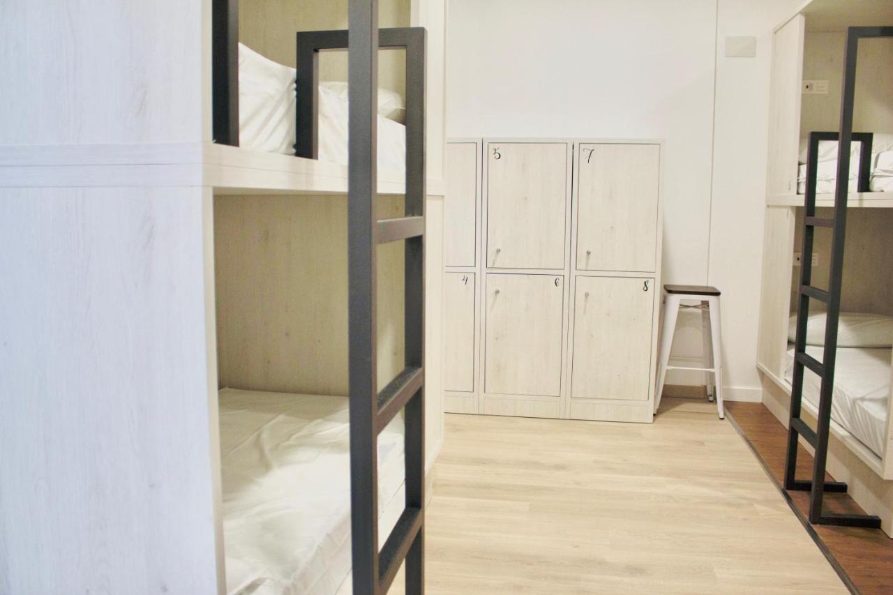 Litera en habitación compartida mixta de 10 camas con baño compartido