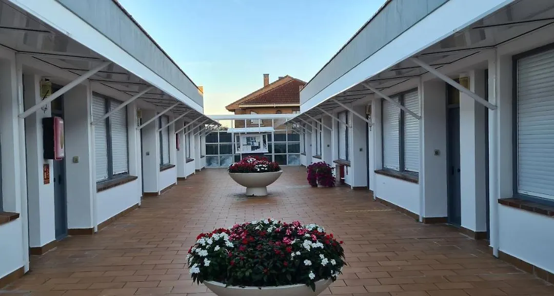 Apartamentos Elena-1