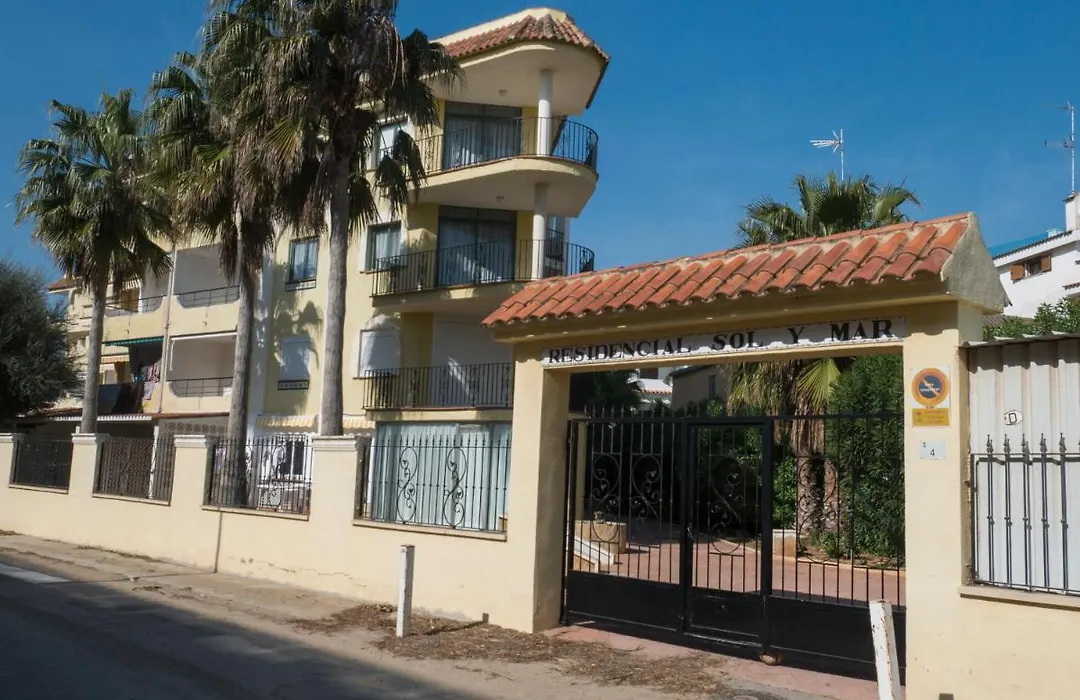 Apartamentos Sol Y Mar-1