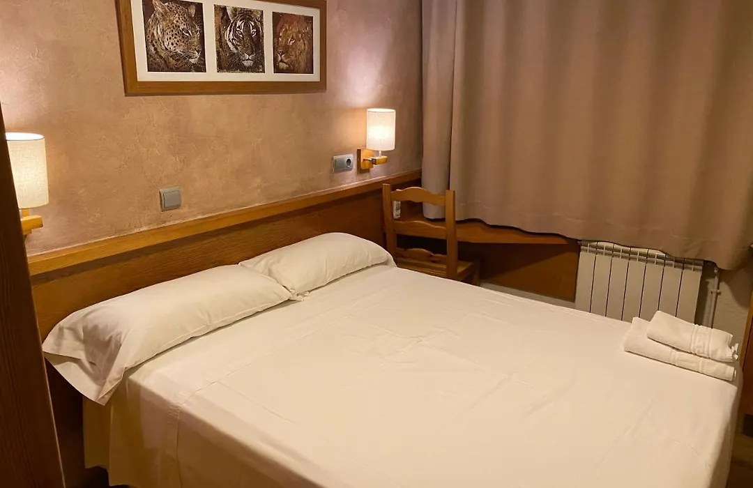 Hostal Galicia Cardedeu-1