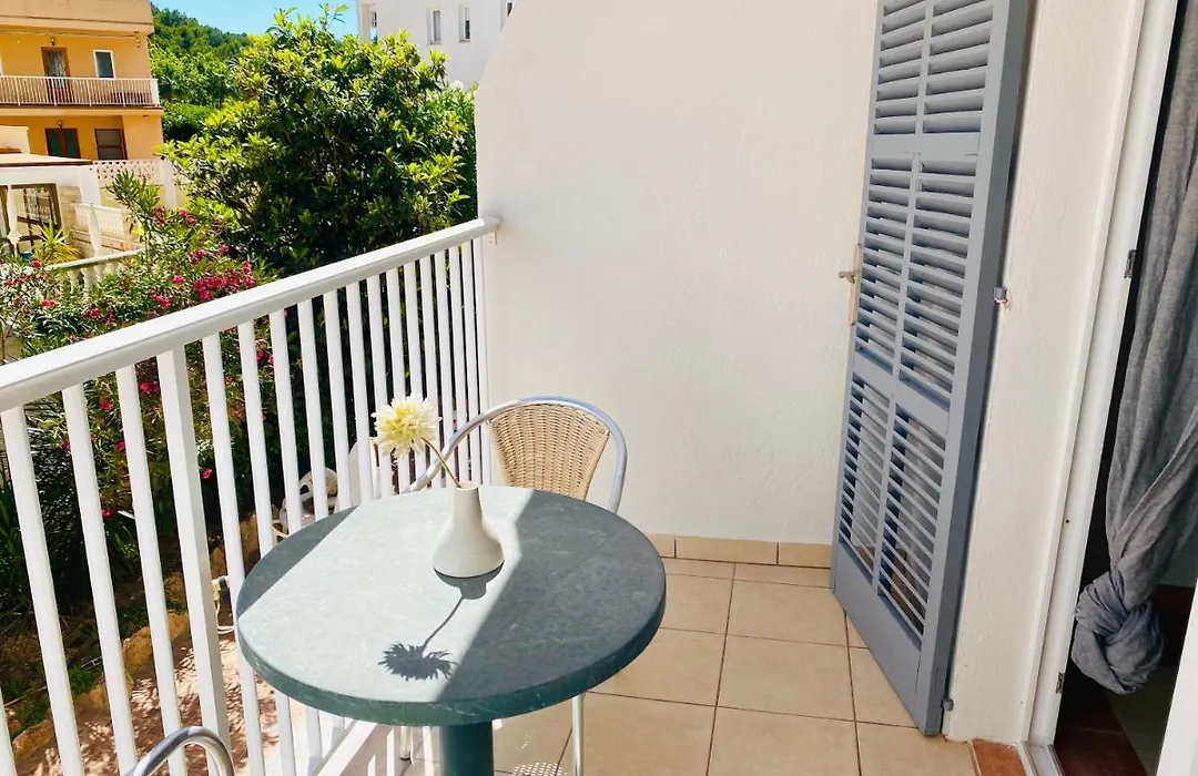 Hostal Villa Senese-1