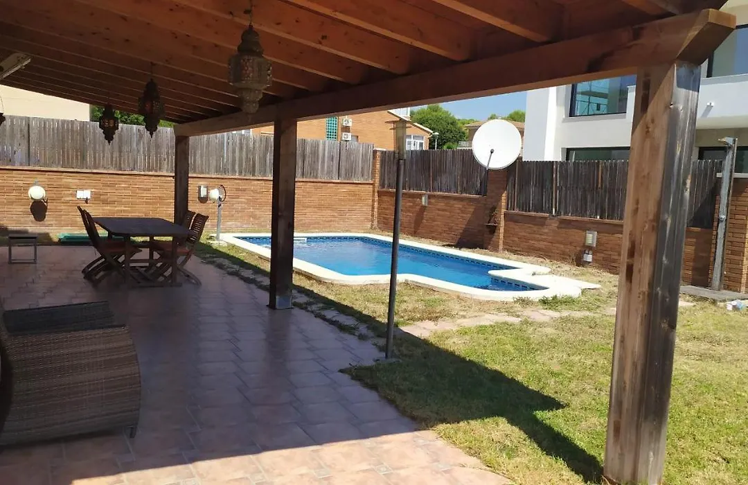 Chalet moderno con PISCINA en Calafell-1