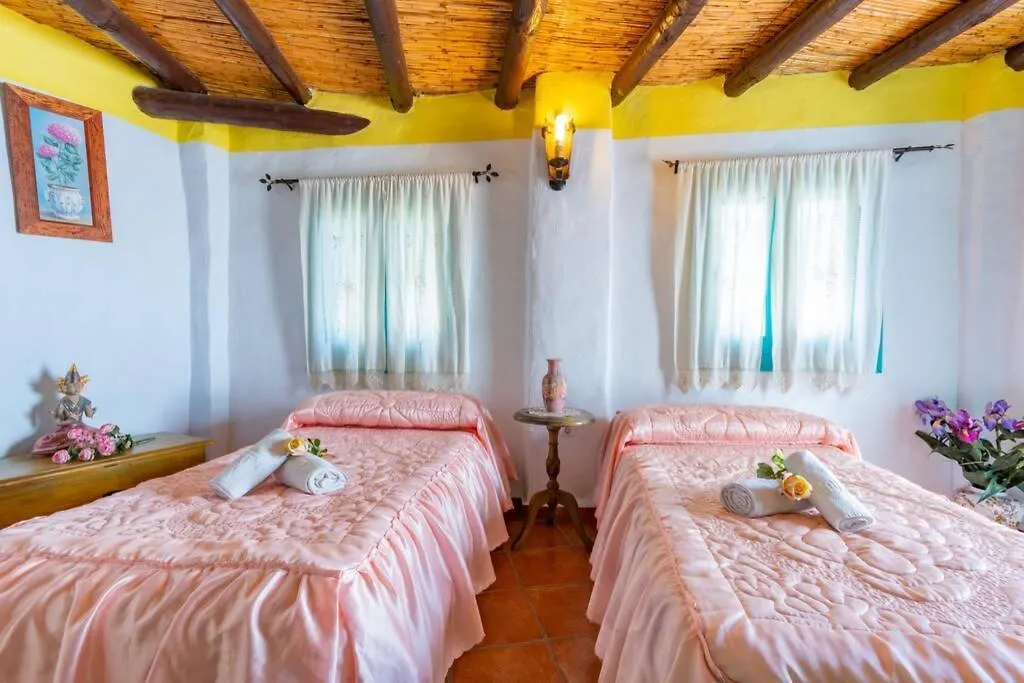 Casa Rosa, con encanto y piscina climatizada-1