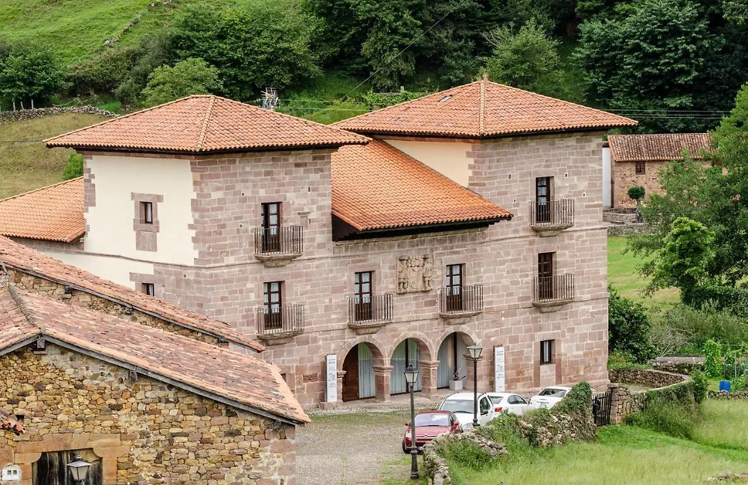 Arha Casona de Carmona (Antiguo Parador de Carmona-Cantabria)-1
