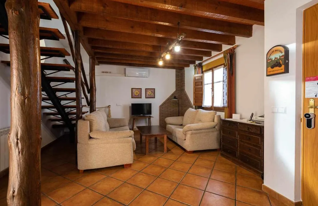 CASA ERNESTO Piscina Climatizada, porche y garaje-1