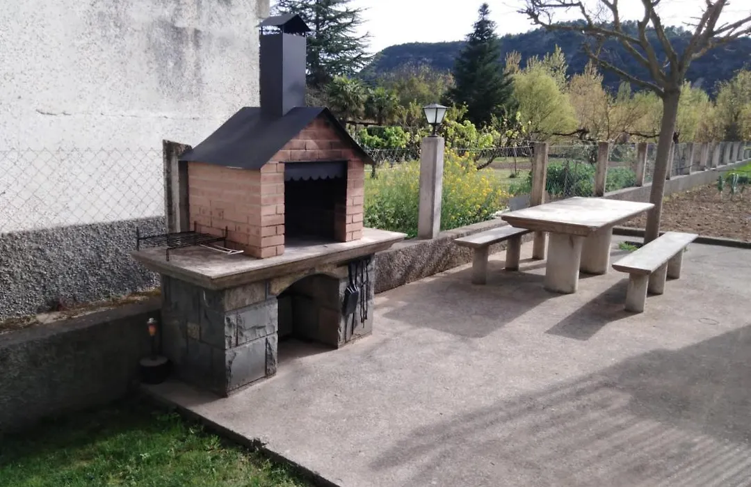 Apartamento Rural Casa Paco con Jacuzzi exterior y barbacoa-1