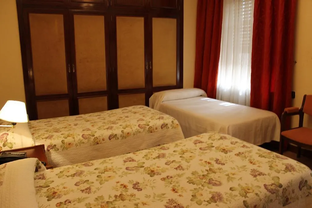 Hotel Residencia Gran Via-1