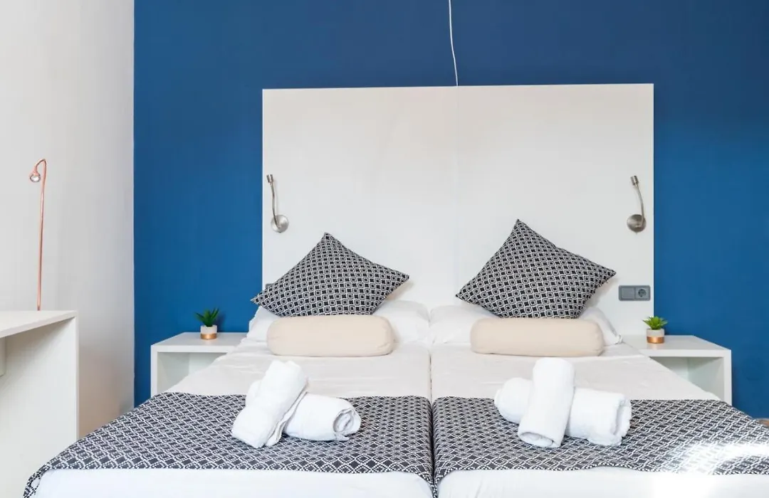 Modern Hostal-1