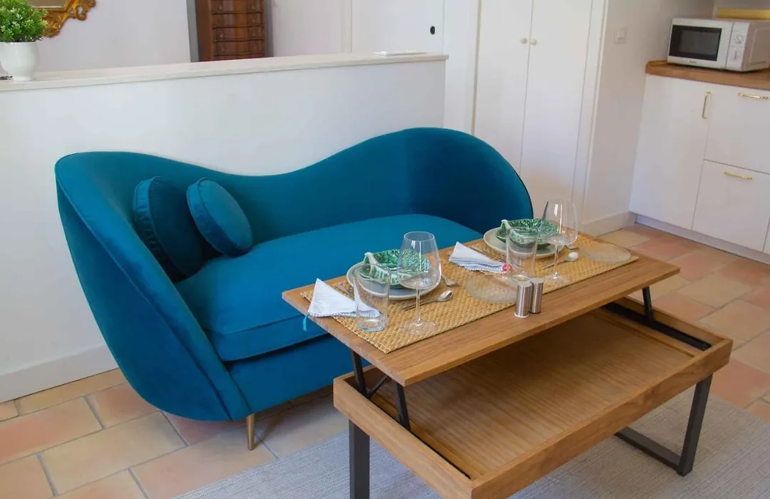 Apartamentos Tres Llaves Palacio de Vela de los Cobos-1