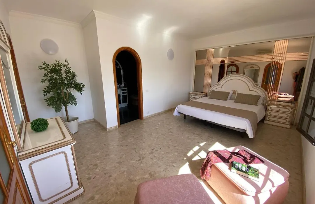 Villa Carolina With Private Heated Pool-1
