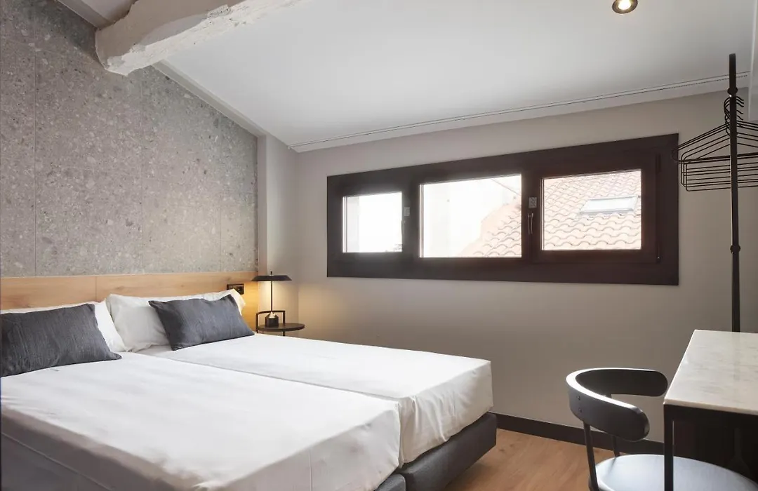 Hostal Espoz y Mina-1