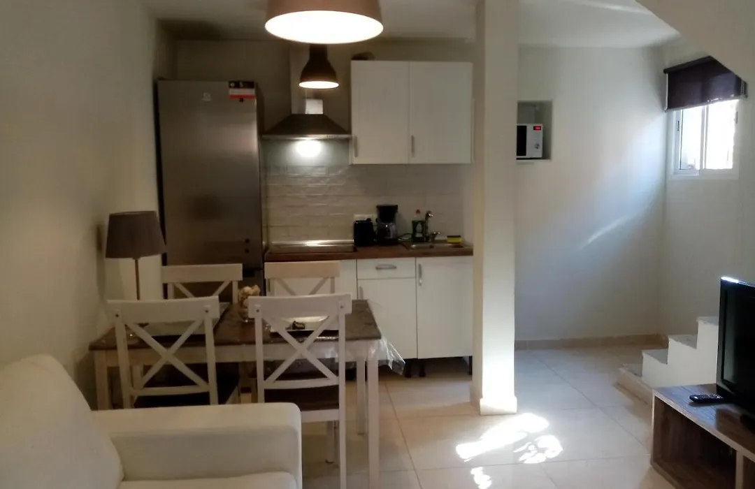 Beach Bungalow Port,Free Parking-1