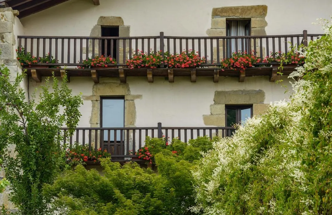 Hotel Akerreta-1