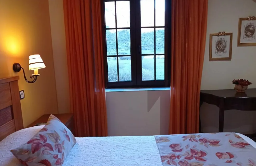 El Cuartel De Lugueros-1