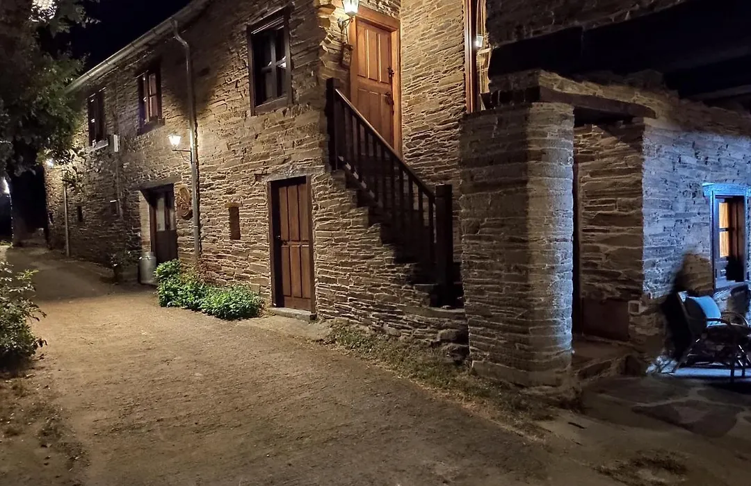 Casas De Outeiro-1