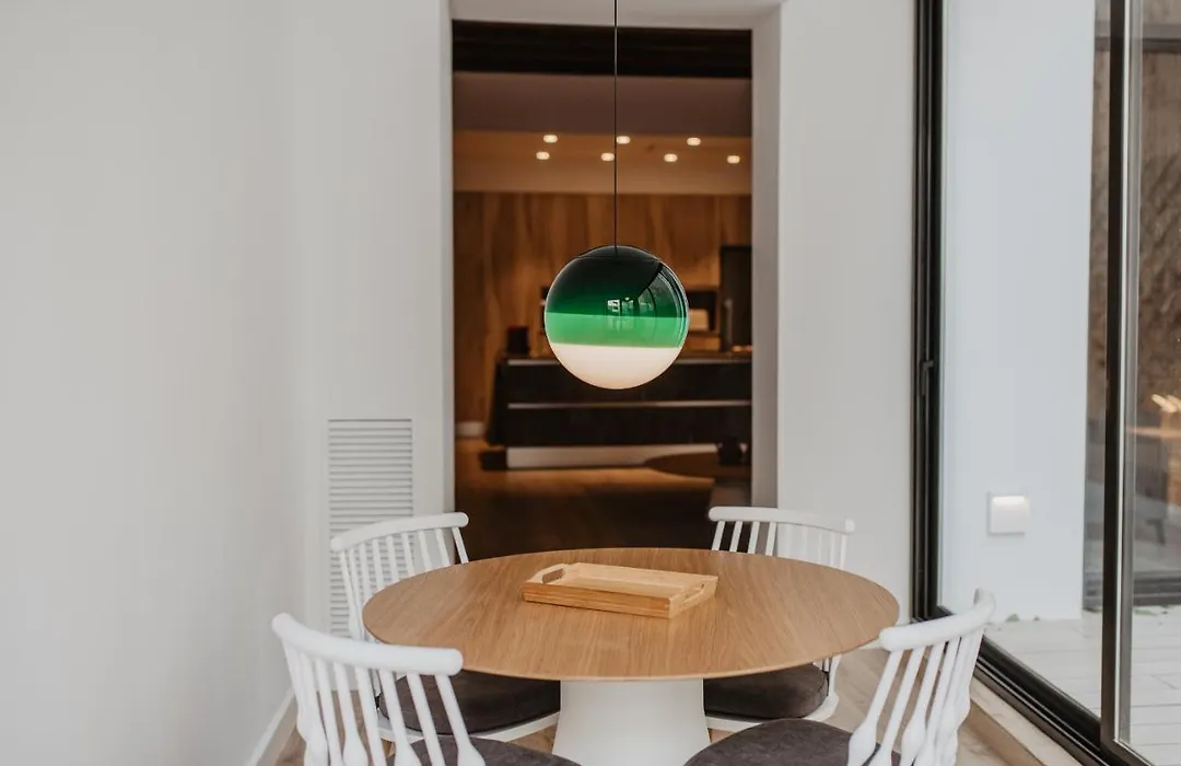 Petit Luxe St. Pere-1