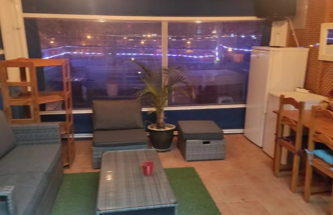 Ático Arinaga con vistas , jacuzzi , terraza y barbacoa-1
