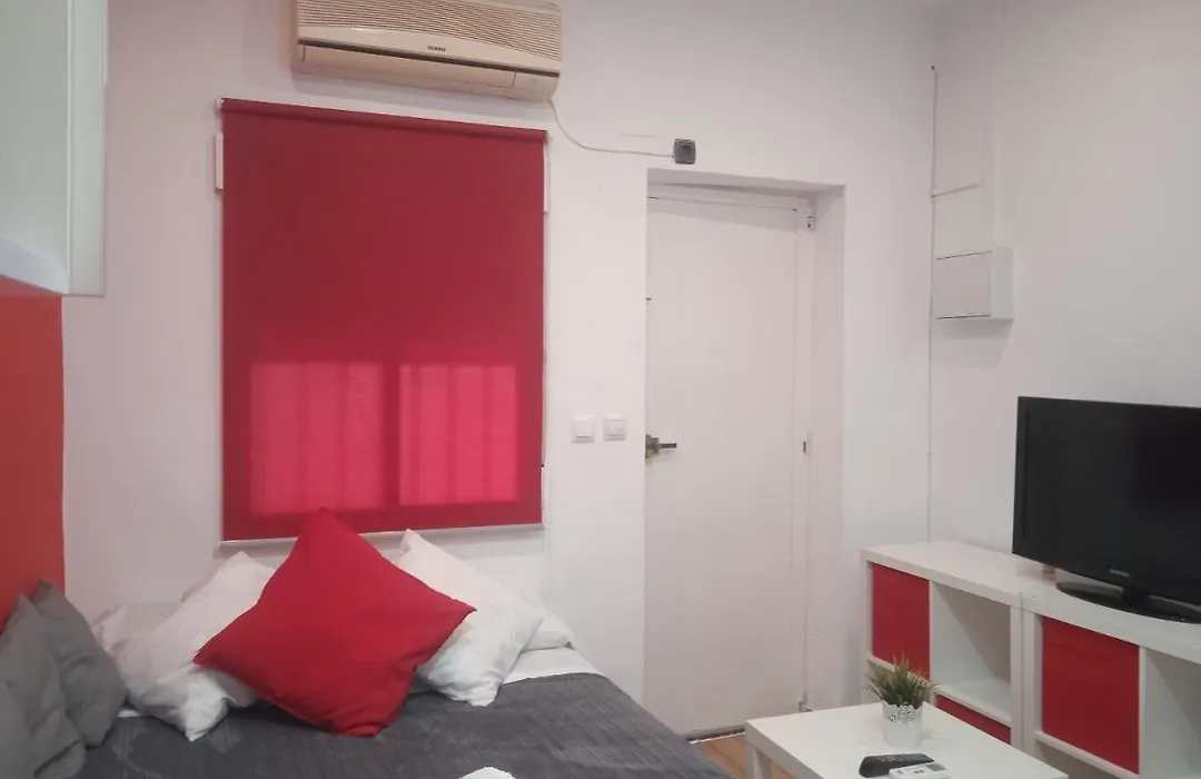 Estudio cerca del Carrefour rosaleda-1