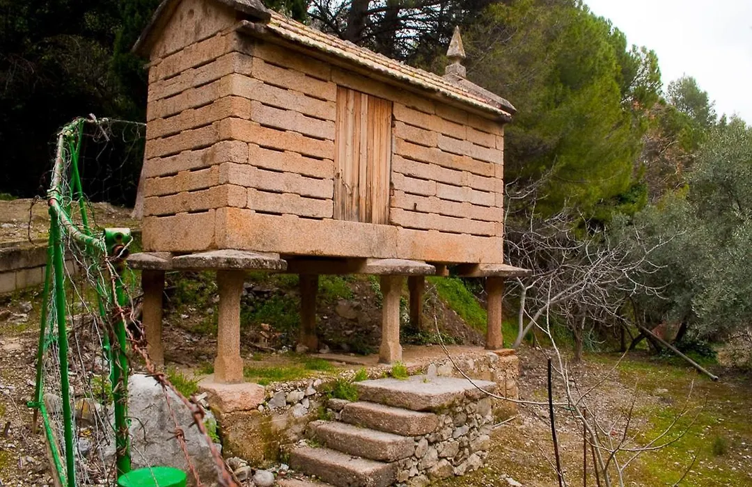 Hostal Rural De Cuadros-1