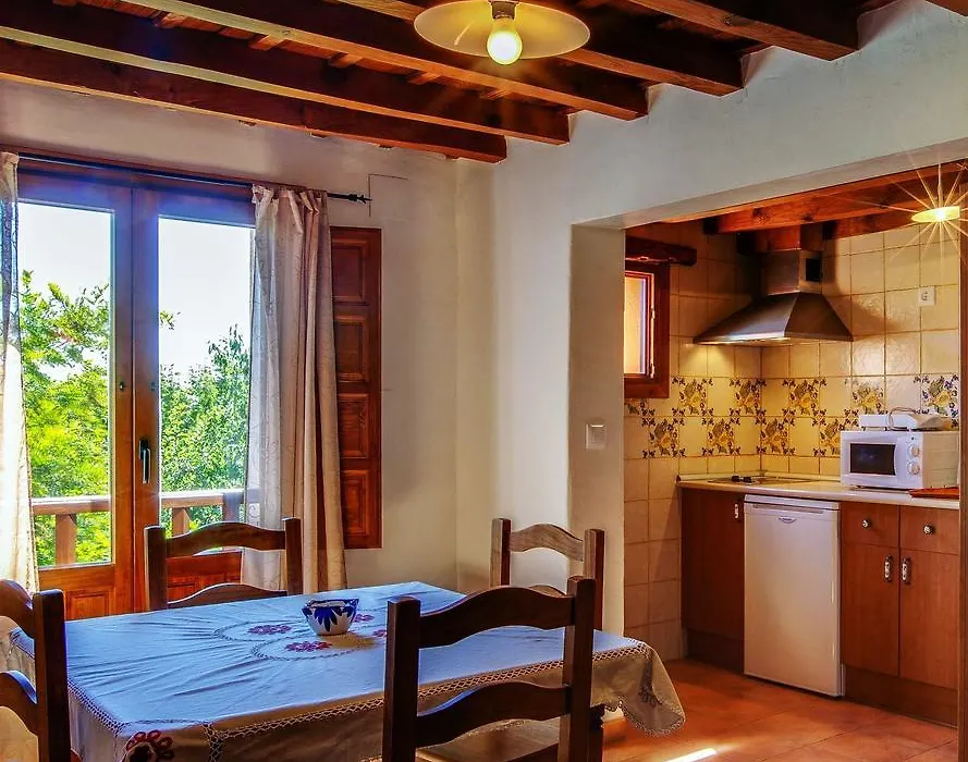 Apartamentos Rurales Los Vergeles-1