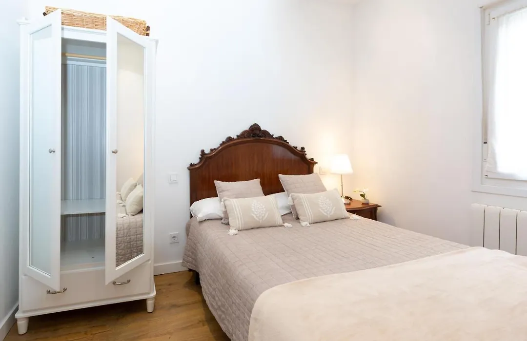 Old Town By Bilbao Living-1