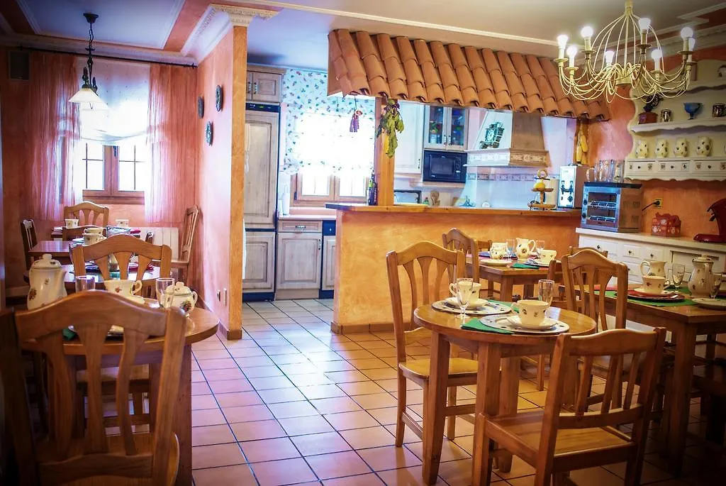 Hosteria Los Laureles-1