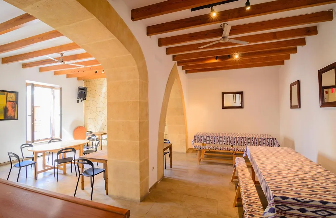 Embat - Hostel-1
