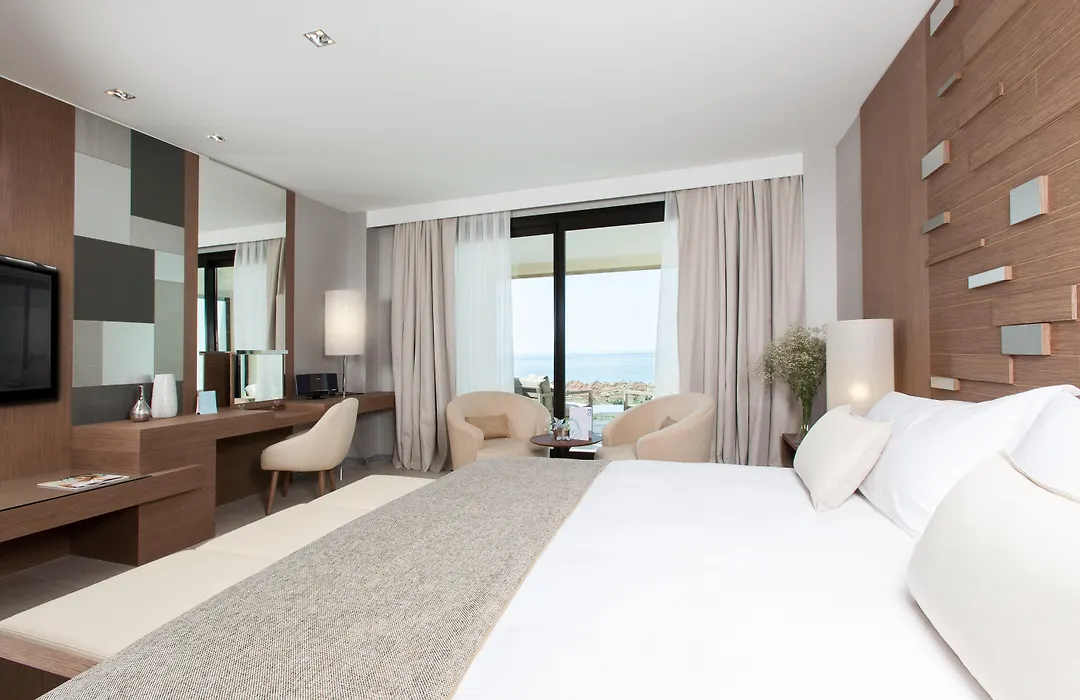 The Oasis By Don Carlos Resort (Adults Only)-1