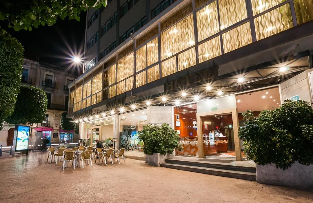 Hotel Gaudi-1