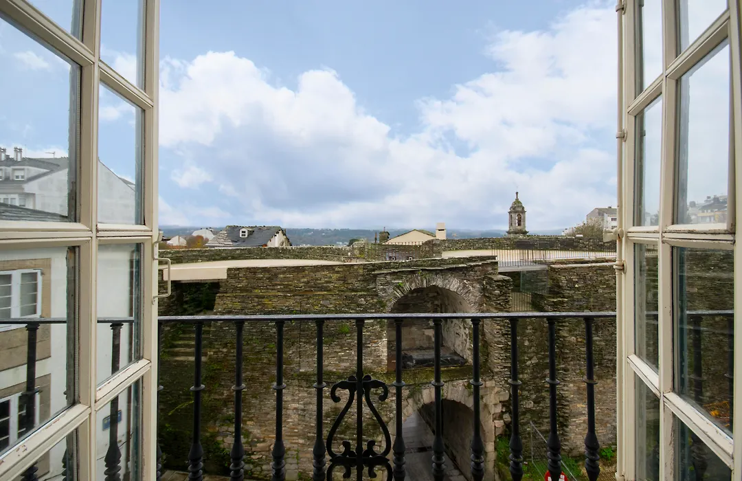 Hotel Monumento Pazo de Orbán-1