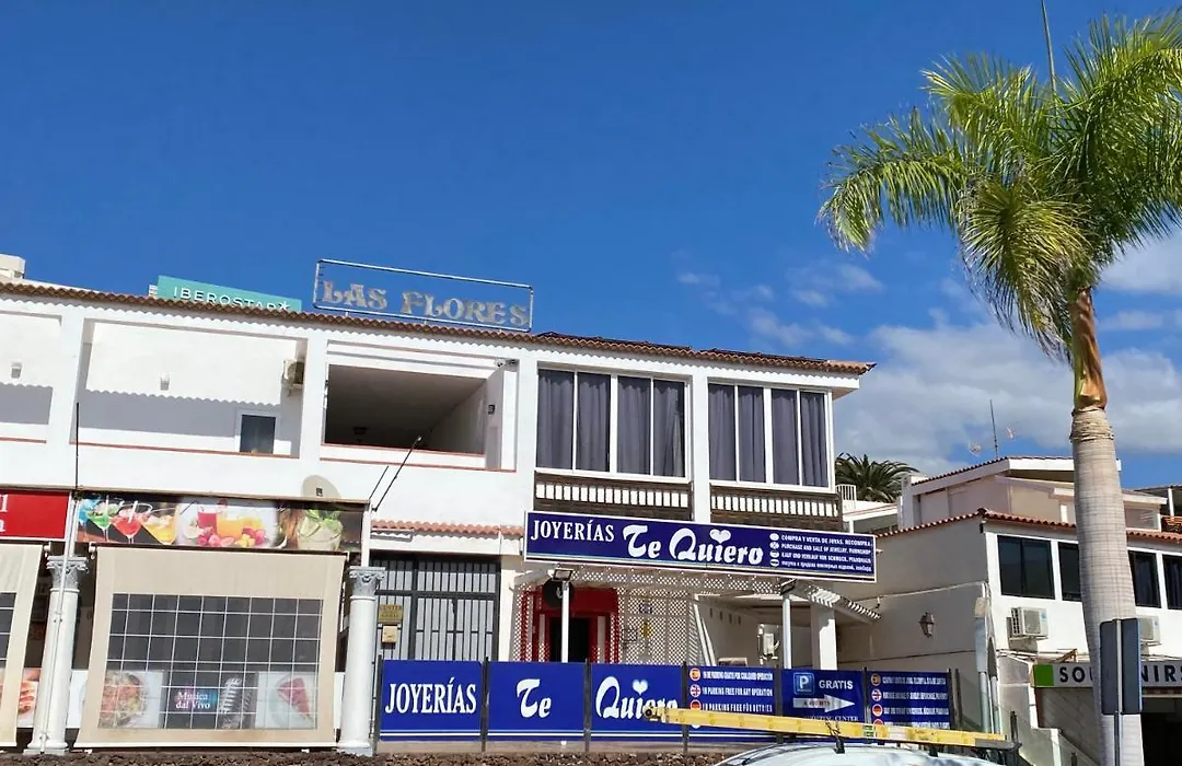Las Flores Studio 4-1