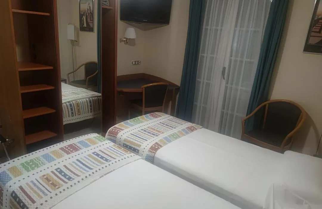 Hostal Burbia-1
