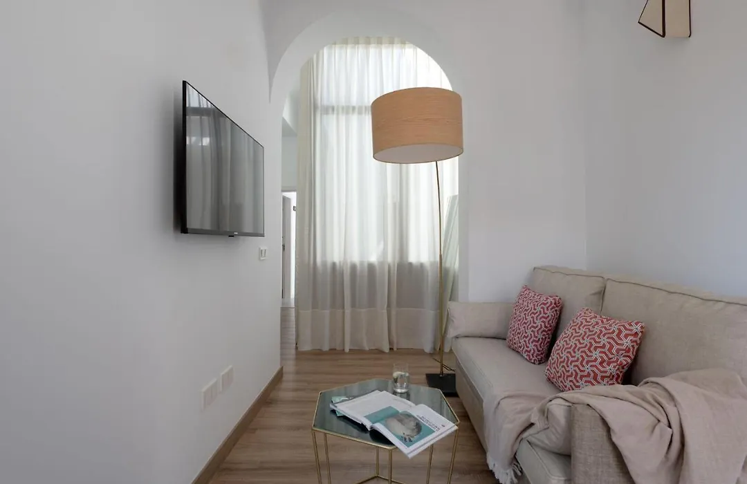 Coliseum Boutique Apartments-1