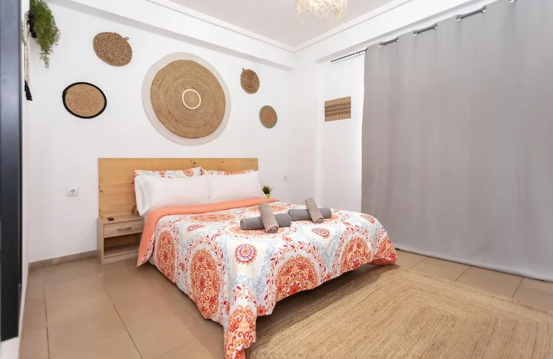 Big Room Holiday Alicante-1
