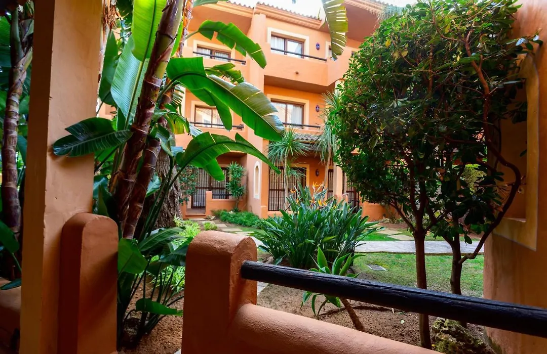 Apartahotel La Espadaña-1