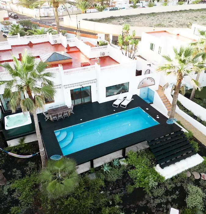 Villa Los Flamencos by Veaco- Beachfront&pool-1