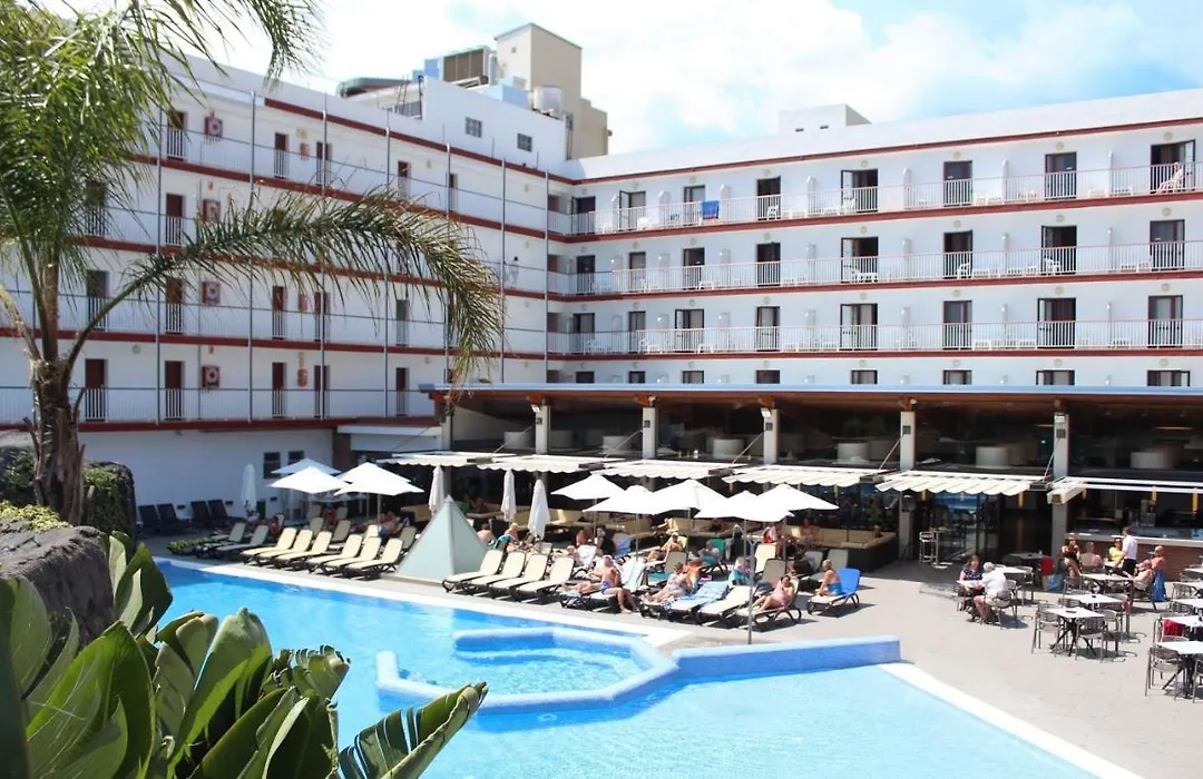 Hotel Papi-1